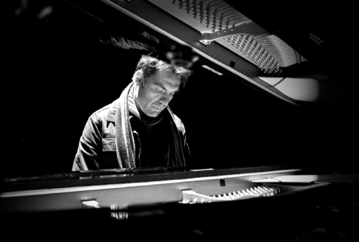  eRno - piano solo 'la mécanique poétique')